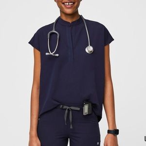 Navy figs Rafaela top